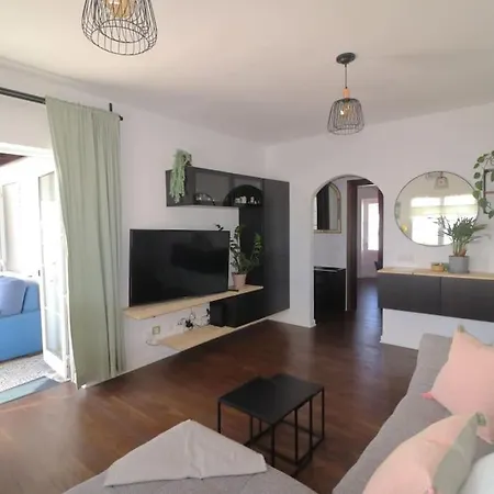 公寓 Sunset House Lanzarote- House In With Sea View